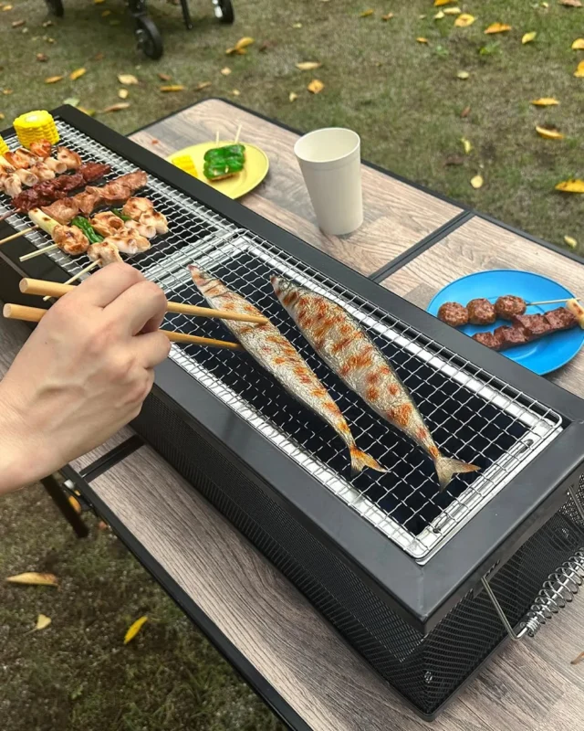 .

秋刀魚の季節ですね🐟🍁

長いNAGAIで秋刀魚を楽みませんか？

魚も、焼き鳥も、野菜も、
「BBQグリルNAGAI」ひとつあれば
一度にいろんなものが焼けちゃいます👍

ロストルが2つにわかれていて
実はお手入れ簡単！！✨

見た目のインパクトもあるNAGAIを
秋のBBQの相棒にぜひどうぞ！🦅

#northeagle #ノースイーグル #キャンプ #キャンプギア #キャンプ飯 #アウトドア #アウトドア好き #アウトドア好きな人と繋がりたい #ノースイーグルテント #テント #焚火 #焚火台 #焚火好き #コスパアウトドアギア #ファミリーキャンプ #ソロキャン #ソロキャンプ #グランピング #デイキャンプ #北海道 #北海道企業 #北海道が好き #アウトドア用品 #キャンプ道具 #キャンプ用品 #ナガイ #BBQ #やきとり #卓上グリル