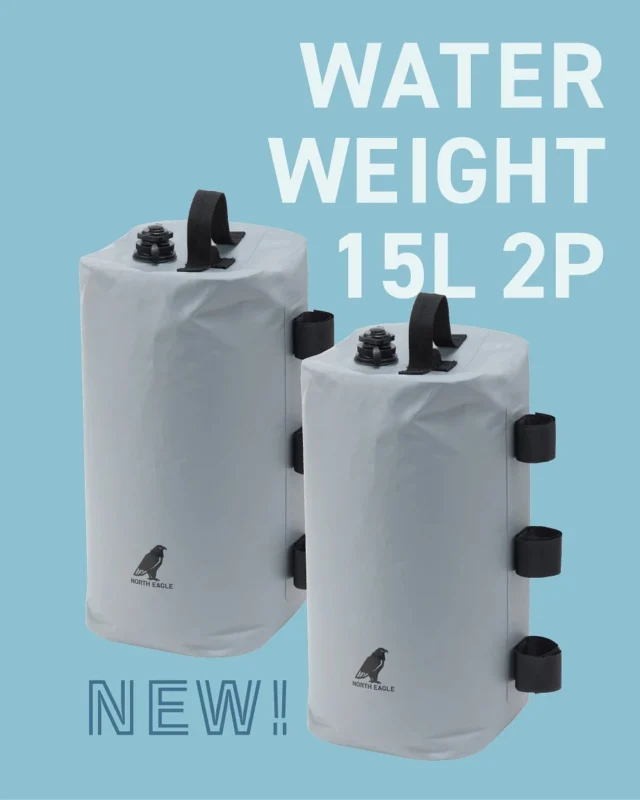 .

水💧を入れるだけで、しっかり固定🤝
【ウォーターウェイト 15L 2P】

ペグダウンできないアスファルトや砂地でも
タープを安定させる、頼れるウェイト

面ファスナーでポールにサッと取り付け🆗🙆

天面のDカンにロープを通せば、
さらにしっかり固定できる！

使わないときは水を抜いて、
薄くコンパクトに収納できるので
持ち運びも楽ちん！🦅✨

ーーーーーーーーーーーーーーーーーーーーー

2026年新商品　＊4月末入荷予定
NE10025 ウォーターウェイト15L 2P ¥2,750（税込）

●水を入れるだけで使えるウェイトバッグ
●アスファルトや砂地でタープをしっかり固定
●使わないときは水を抜いてコンパクト収納

ーーーーーーーーーーーーーーーーーーーーー

#northeagle #ノースイーグル #キャンプ #キャンプ飯 #キャンプギア #アウトドア #アウトドア好き #アウトドア好きな人と繋がりたい #ノースイーグルテント #テント #焚火 #焚火台 #焚火が好き #焚き火 #コスパ #コスパアウトドアギア #ファミリーキャンプ #ソロキャン #ソロキャンプ #グランピング　#デイキャンプ #北海道 #北海道企業 #北海道が好き #アウトドア用品 #キャンプ道具 #キャンプ用品 #テントウェイト #タープウェイト #タープ